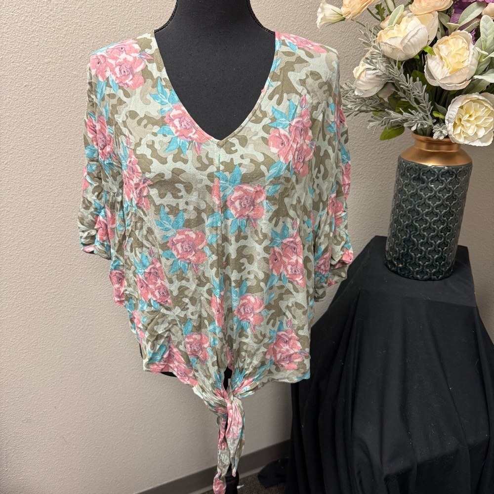 Ariat Floral Camo Tie Front V Neck Top Western Boho Blouse - Picture 1 of 8